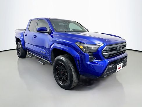 Certified 2025 Toyota Tacoma SR5 image 3