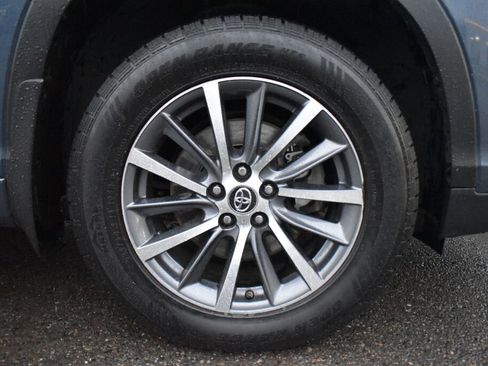 Certified 2017 Toyota Highlander SE image 28