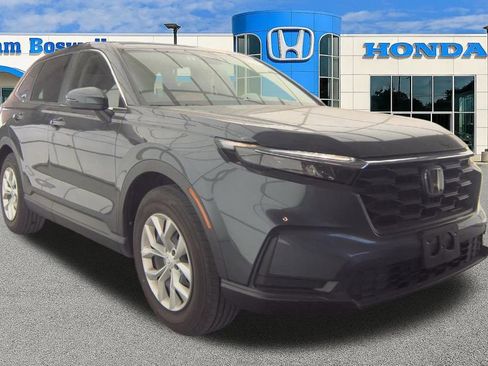 Used 2025 Honda CR-V LX image 2
