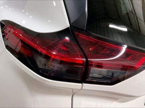 Used 2023 Nissan Rogue S image 30