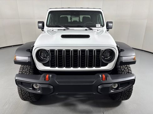 Used 2025 Jeep Gladiator Mojave w/ Safety Group AWD/4WD image 3