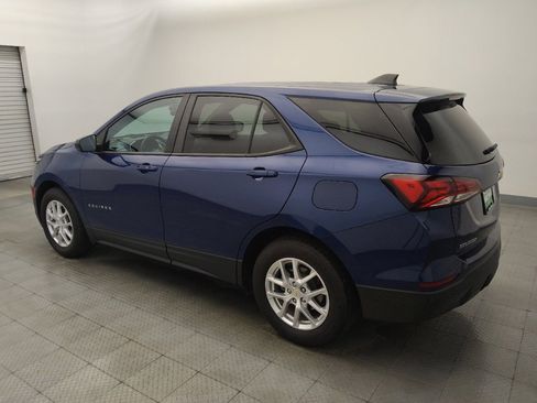 Used 2022 Chevrolet Equinox LS FWD image 3