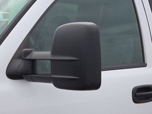 Used 2006 Chevrolet Silverado 2500 LT w/ Heavy-Duty Power Package image 48