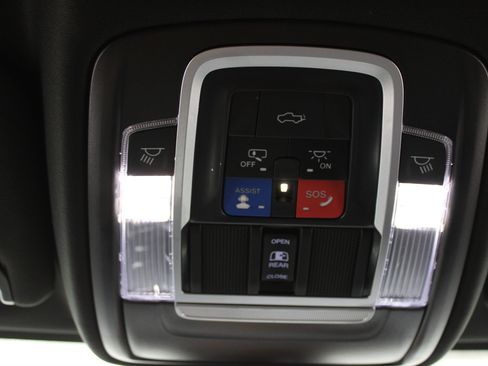 Used 2024 RAM 2500 Laramie w/ Night Edition image 30