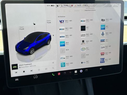 Used 2024 Tesla Model Y Long Range AWD/4WD image 13