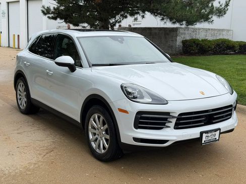 Used 2022 Porsche Cayenne AWD/4WD image 3