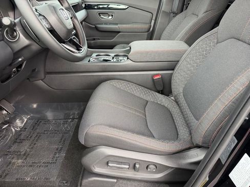 New 2026 Honda Pilot Sport image 10