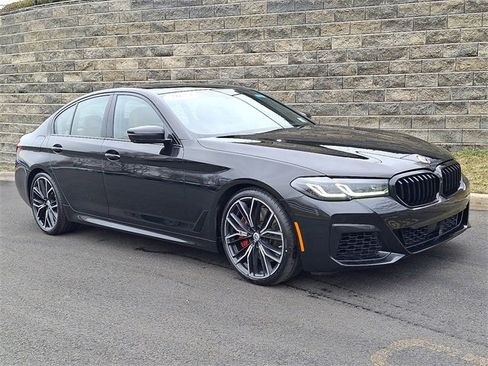 Used 2023 BMW M550i xDrive w/ Dynamic Handling Package image 1