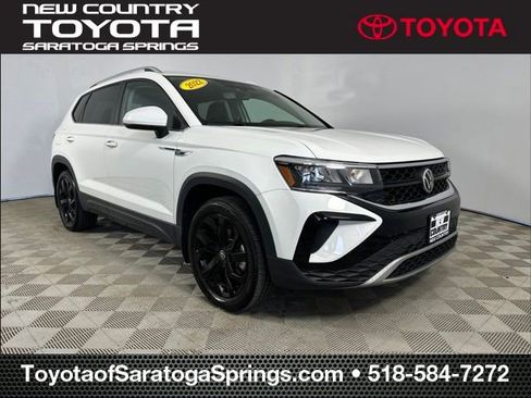 Used 2022 Volkswagen Taos SE AWD/4WD image 1