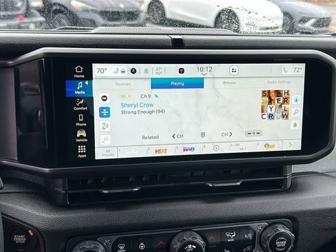 Used 2024 Jeep Wrangler Sport S image 16