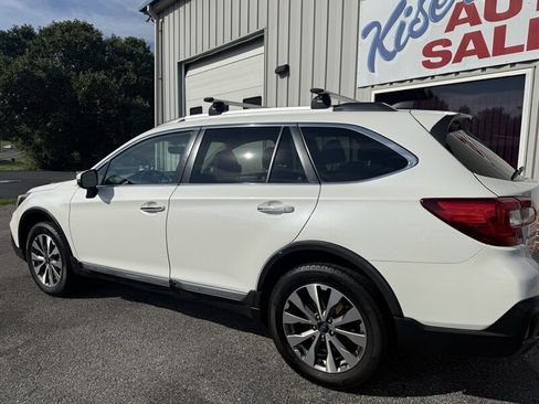 Used 2019 Subaru Outback 2.5i Touring AWD/4WD image 10