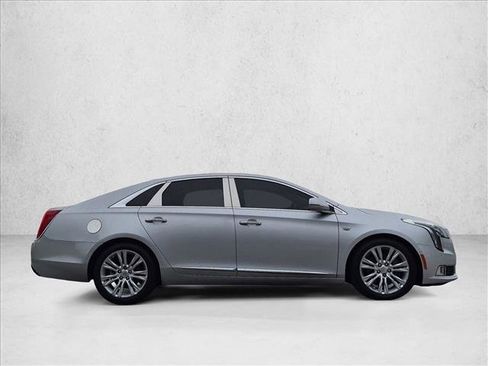 Used 2019 Cadillac XTS Luxury FWD image 10