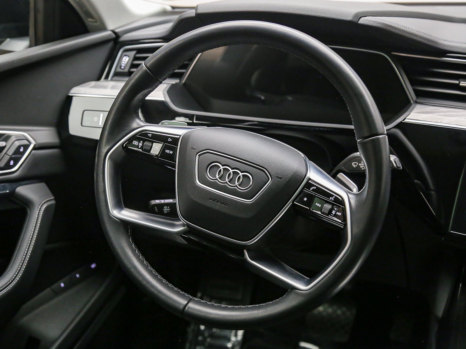 Certified 2024 Audi Q8 e-tron Premium Plus w/ Premium Plus Package AWD/4WD image 16