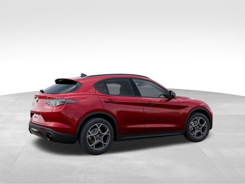 Used 2025 Alfa Romeo Stelvio Sprint w/ Convenience Package AWD/4WD image 4