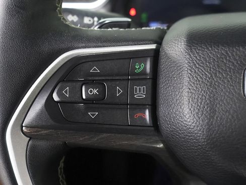 Used 2023 Jeep Grand Cherokee Limited AWD/4WD image 43