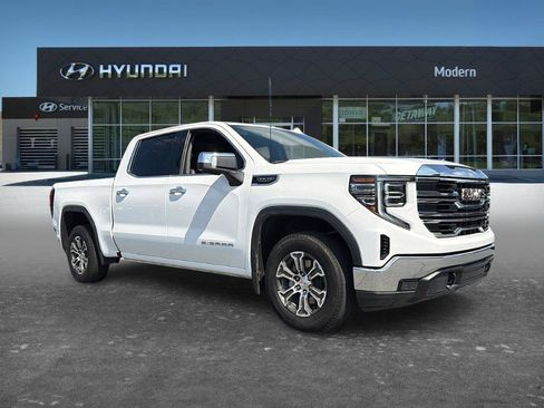 Used 2025 GMC Sierra 1500 SLT RWD image 3