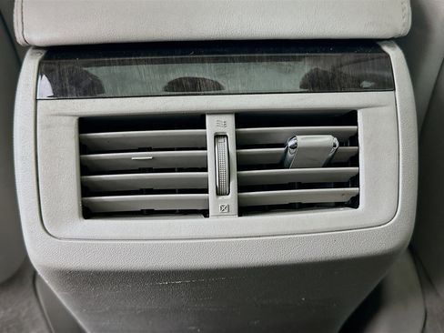 Used 2013 Toyota Venza Limited image 28