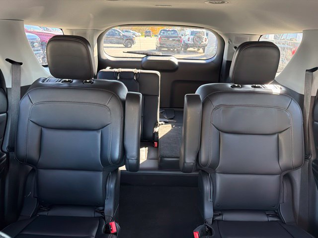Used 2024 Ford Explorer XLT w/ Equipment Group 202A AWD/4WD image 29