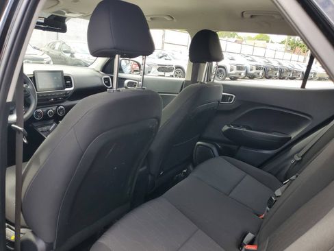 Used 2026 Hyundai Venue SE FWD image 8