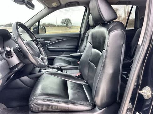 Certified 2019 Honda Pilot Touring image 11