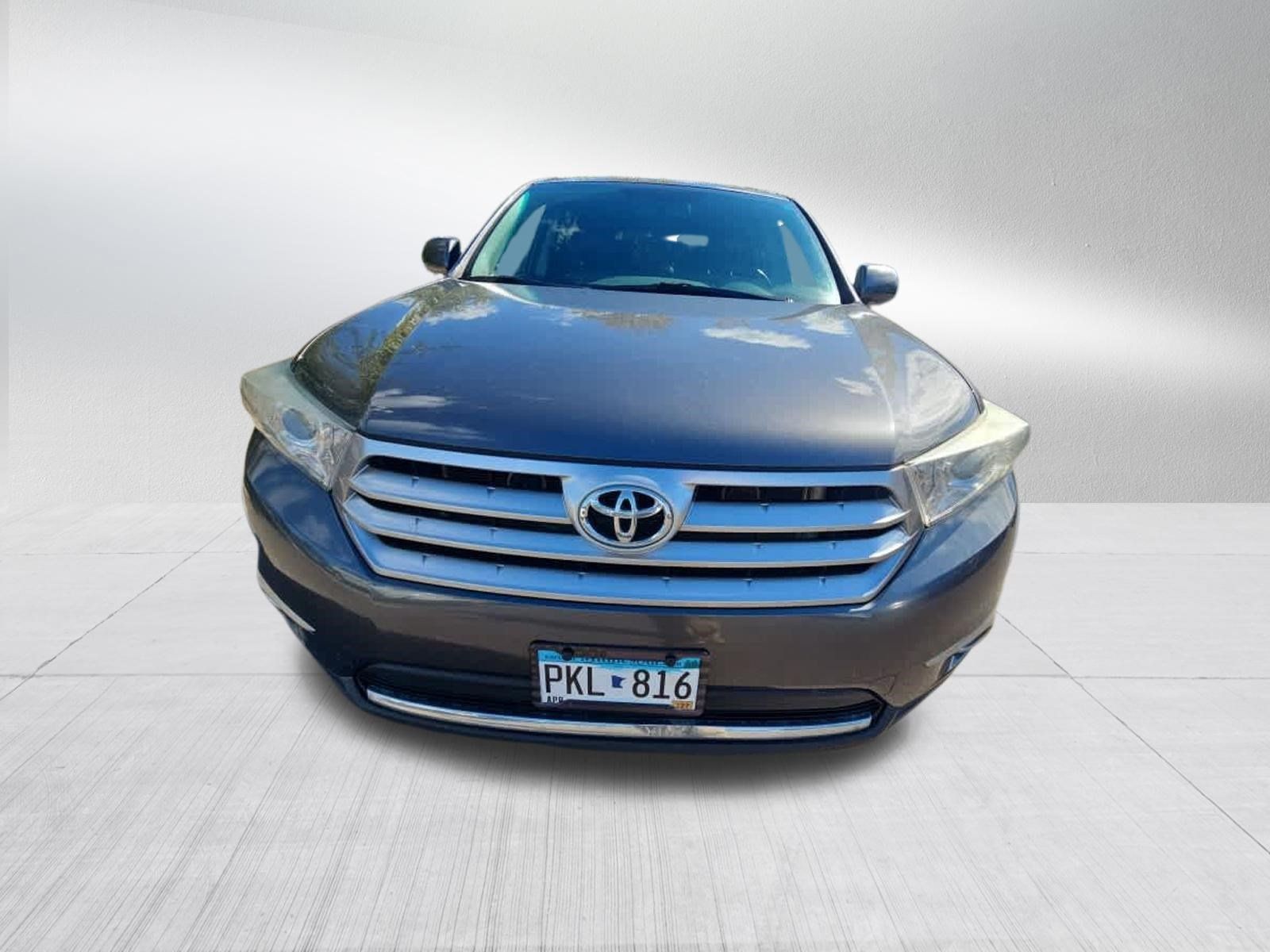 Used 2011 Toyota Highlander Limited w/ Tow Pkg AWD/4WD image 3