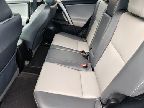 Used 2014 Toyota RAV4 Limited w/ Technology Package AWD/4WD image 33