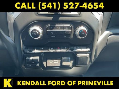 Used 2021 GMC Sierra 1500 4x4 Crew Cab w/ Sierra Value Package image 17