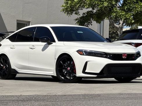 Certified 2025 Honda Civic Type R image 2