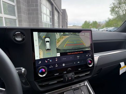 Used 2026 Lexus GX 550 w/ Accessory Package (ZB) AWD/4WD image 36