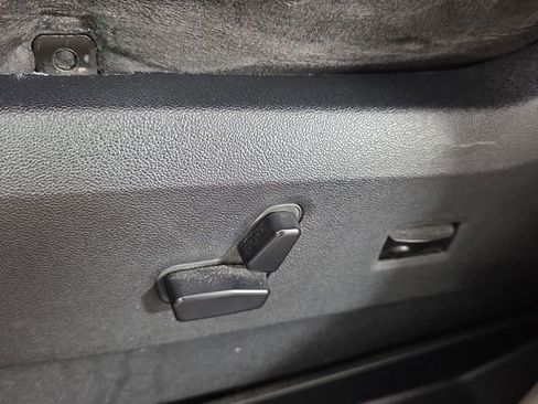 Used 2014 Dodge Grand Caravan SXT image 34