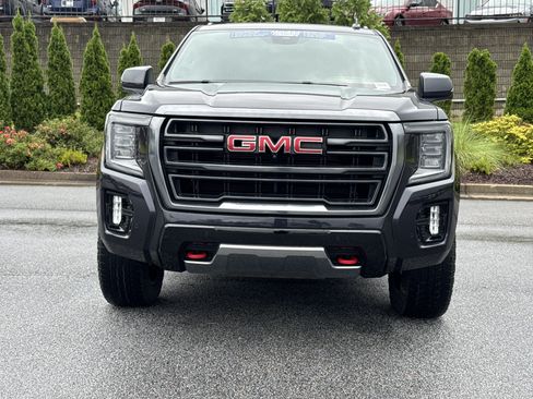 Used 2024 GMC Yukon AT4 w/ AT4 Premium Package AWD/4WD image 3