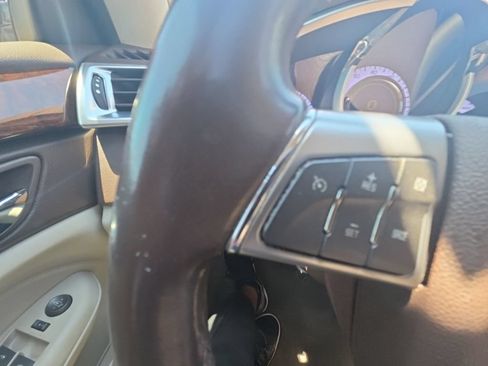 Used 2010 Cadillac SRX Luxury FWD image 17