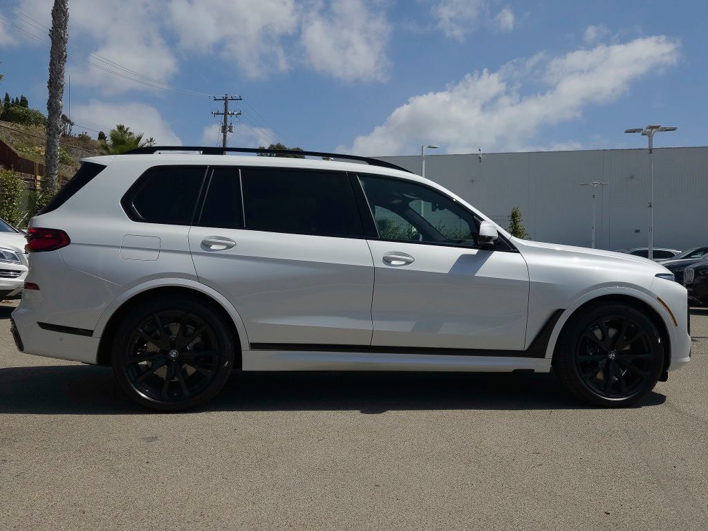New 2027 BMW X7 xDrive40i w/ M Sport Package AWD/4WD image 16