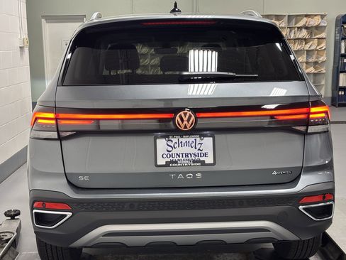 New 2025 Volkswagen Taos SE image 27