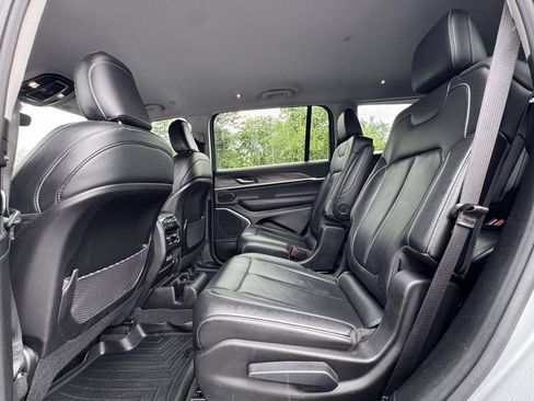 Used 2021 Jeep Grand Cherokee L Limited AWD/4WD image 14