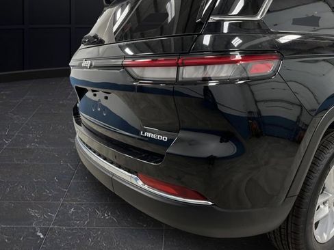New 2025 Jeep Grand Cherokee Laredo X w/ Trailer Tow Package image 30