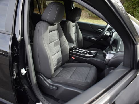 Used 2025 Chevrolet Equinox LT w/ Safety and Technology Package image 25