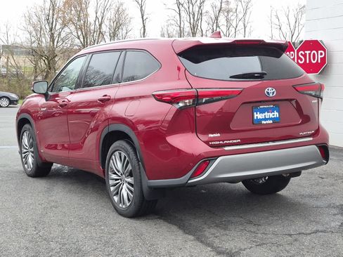 Used 2021 Toyota Highlander Platinum image 4