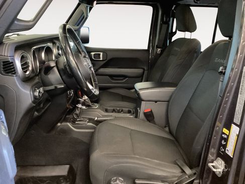 Used 2020 Jeep Wrangler Unlimited Sahara image 9