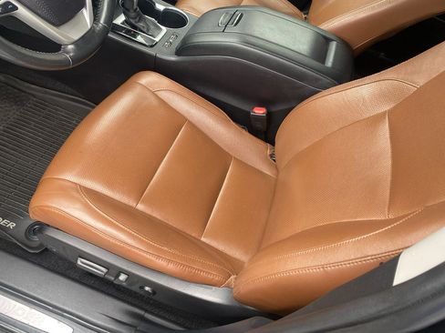 Used 2019 Toyota Highlander Limited Platinum image 16