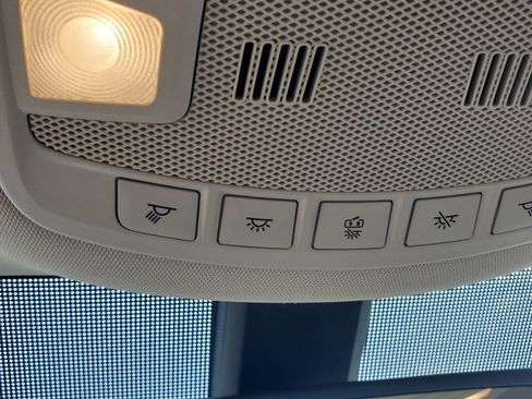 Used 2017 Lincoln MKC Select w/ Select Plus Package image 32