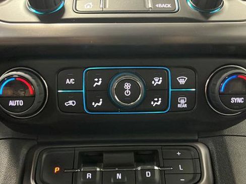 Used 2022 GMC Acadia AT4 w/ Technology Package AWD/4WD image 19
