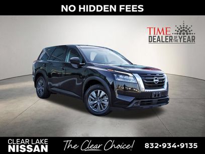 Used 2024 Nissan Pathfinder S w/ Cargo Package