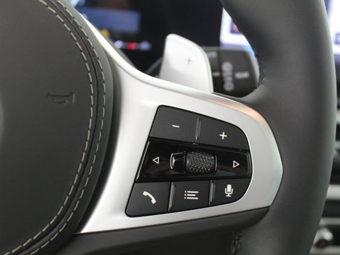 Used 2026 BMW X5 sDrive40i w/ M Sport Package image 33