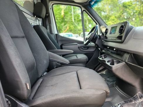 Used 2021 Mercedes-Benz Sprinter 1500 image 11