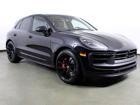 New 2026 Porsche Macan GTS image 9