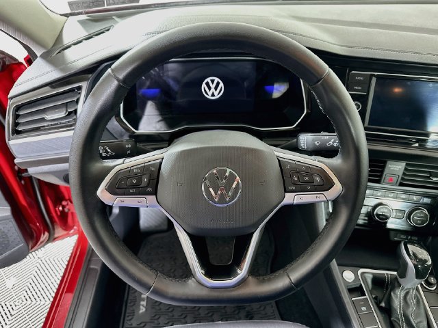 Certified 2023 Volkswagen Jetta SE w/ Panoramic Sunroof Package FWD image 12