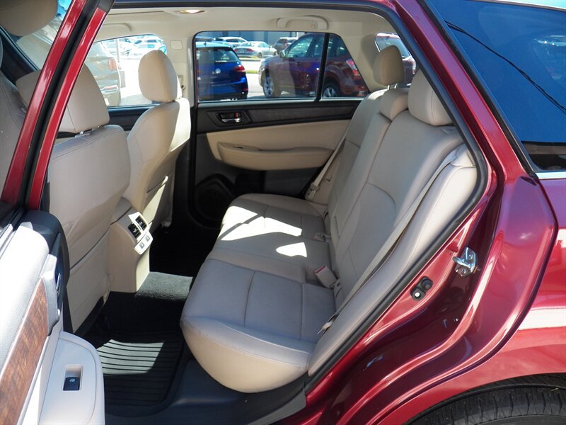 Used 2017 Subaru Outback 2.5i Limited AWD/4WD image 9