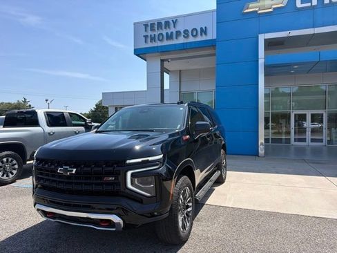 Used 2025 Chevrolet Tahoe Z71 w/ Comfort Package AWD/4WD image 1