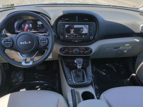 New 2025 Kia Soul LX w/ LX Technology Package image 19
